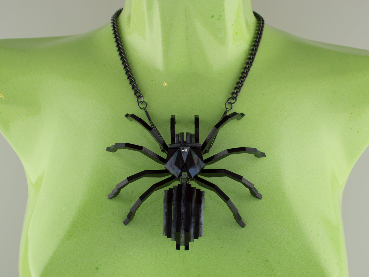 Tarantula Statement Necklace - Pearl Abyss