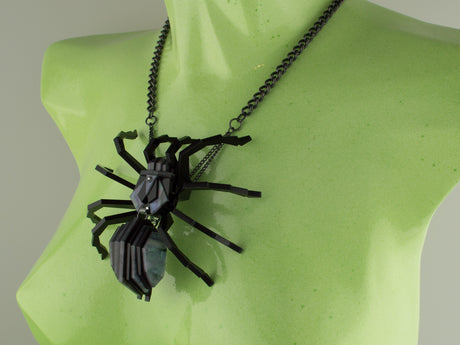 Tarantula Statement Necklace - Pearl Abyss