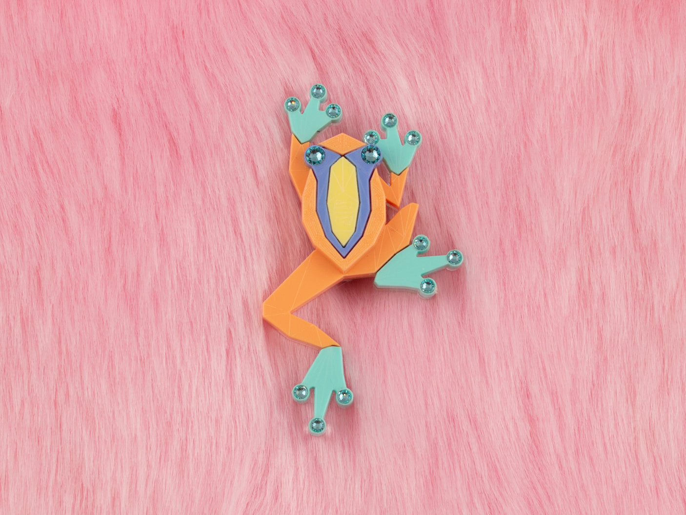 Tree Frog Brooch - Playtime