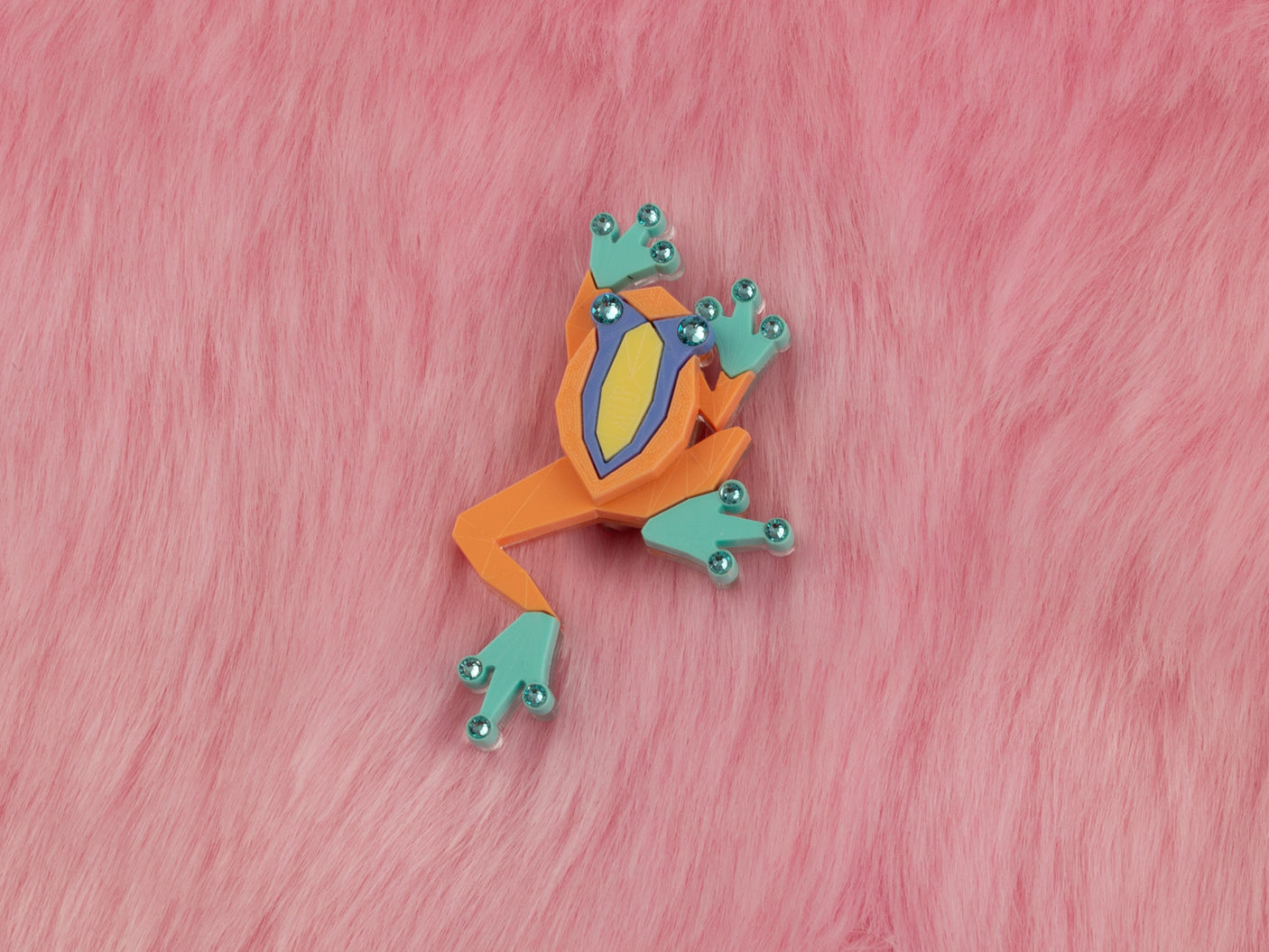 Tree Frog Brooch - Playtime